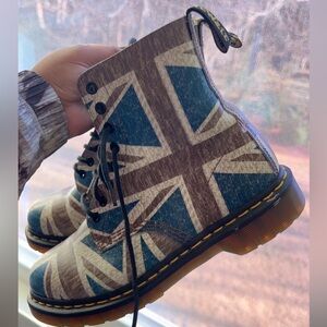Dr. Martens Pascal Virginia Union Jack British Flag Women's Boots Sz 8 US / 6 UK